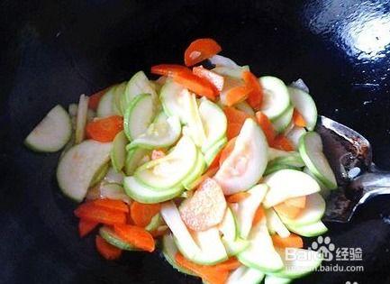 茄瓜炒蛋可以吃吗,茄瓜炒蛋，营养丰富的家常菜